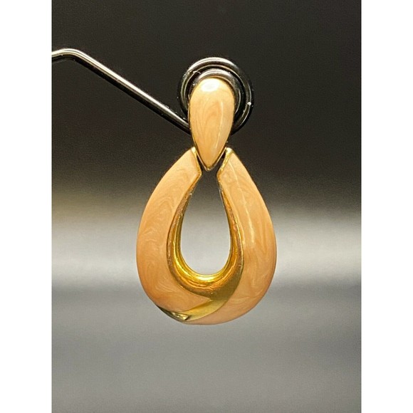 Napier Gold Tone and Nude Enamel Earrings VINTAGE - Picture 7 of 7